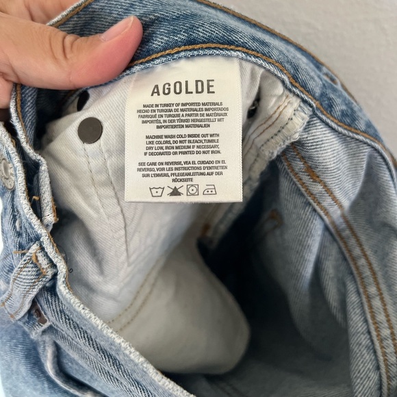 AGOLDE 90s Crop Lightly Distressed Lightwash Organic Jeans In Color Replica - Picture 10 of 12